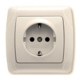 Розетка одноместная кремовая VIKO Carmen