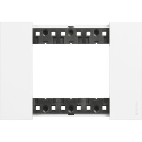 Рамка на 3 модуля Bticino Living Now KA4803KW (итальянский стандарт) белая