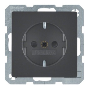Розетка с з/к и шторками антрацит Berker Q.х