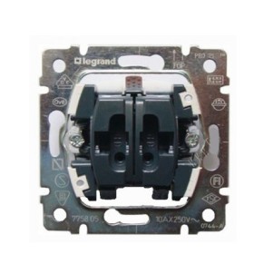 Розетка с з/к Legrand Galea Life