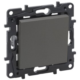 Одноклавишный перекрестный выключатель Legrand Niloe Step 10А винтовой механизм сталь (863407)