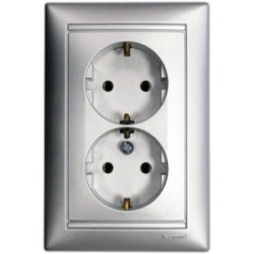 Розетка двойная со шторками (монтаж в 1 коробку) Valena алюминий