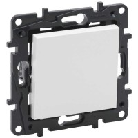 Одноклавішний прохідний вимикач Legrand Niloe Step 10А затискний механізм білий (863106)