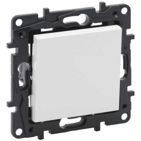 Одноклавишный проходной выключатель Legrand Niloe Step 10А зажимной механизм белый (863106)