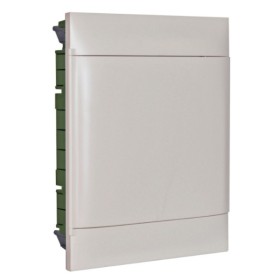 Встроенный пластиковый щиток Legrand Practibox S на 24 модуля