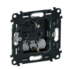 Механизм розетки с з/к Legrand Valena In`Matic
