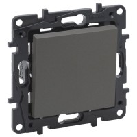 Одноклавишный проходной выключатель Legrand Niloe Step 10А зажимной механизм сталь (863406)