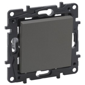 Одноклавишный проходной выключатель Legrand Niloe Step 10А зажимной механизм сталь (863406)