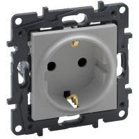 Розетка Legrand Niloe Step 16А 250В со шторками и заземлением зажимной механизм алюминий (863320)