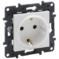 Розетка Legrand Niloe Step 16А 250В со шторками и заземлением зажимной механизм белая (863120)