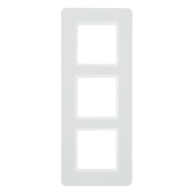 Трехместная рамка Berker Q.7 10136189 (полярная белизна)