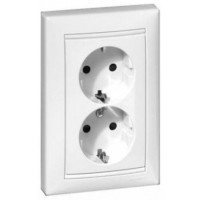 Розетка двойная (монтаж в 1 коробку) Valena белый