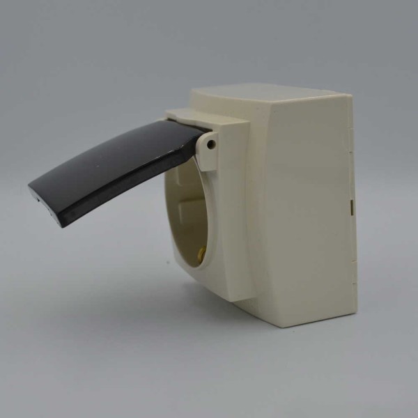 Розетка Nilson Themis кремова 1-на з заземленням з кришкою ( 26121018 ) - фото №3