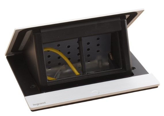 Лючок із висувним блоком Legrand на 4 модулі (654803) алюміній