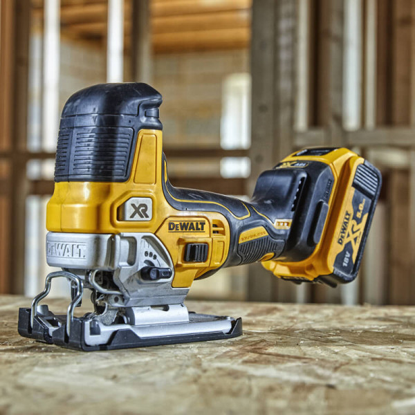 Бесщеточный аккумуляторный электролобзик DeWALT DCS335N 18В - фото №5