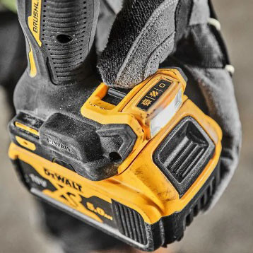 Бесщеточная дрель-шуруповерт DeWALT DCD800P2T XR Li-Ion 18В 5Ач 90Нм быстрозажимной патрон 13мм - фото №4