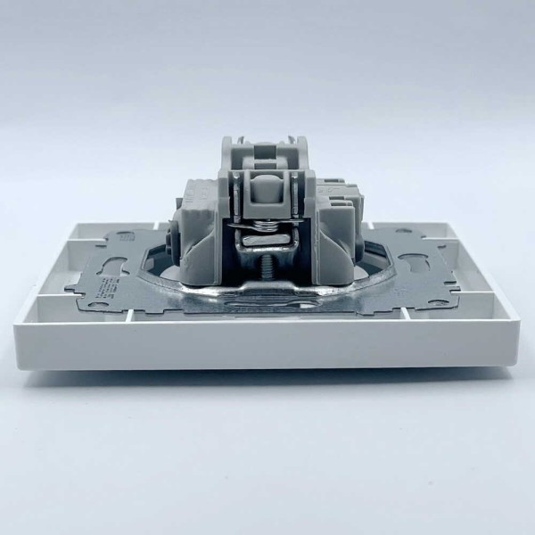 Розетка EL-BI VEGA белый мат 1-я без заземления ( 510-016200-215 ) - фото №4