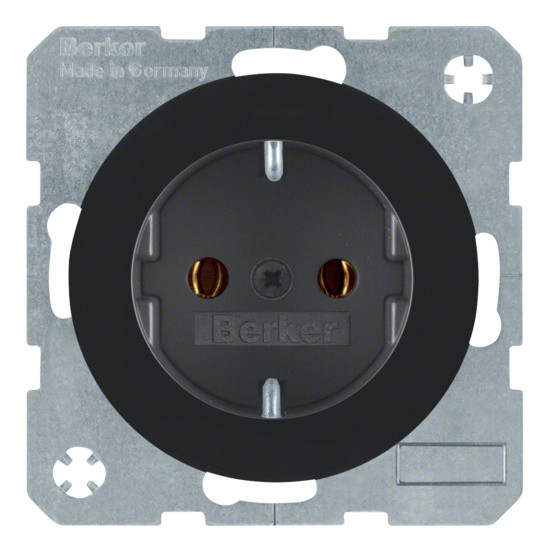 Розетка черная с з/к Berker R.x