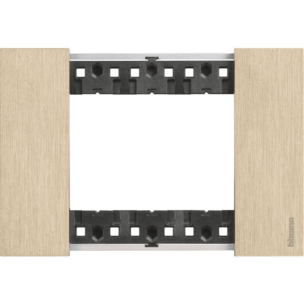 Рамка на 3 модуля Bticino Living Now KA4803ZW (итальянский стандарт) золото