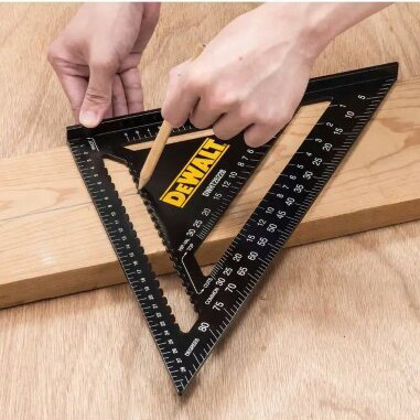 Металевий косинець DeWALT DWHT25228-0 300x300мм для покрівельних робіт - фото №1