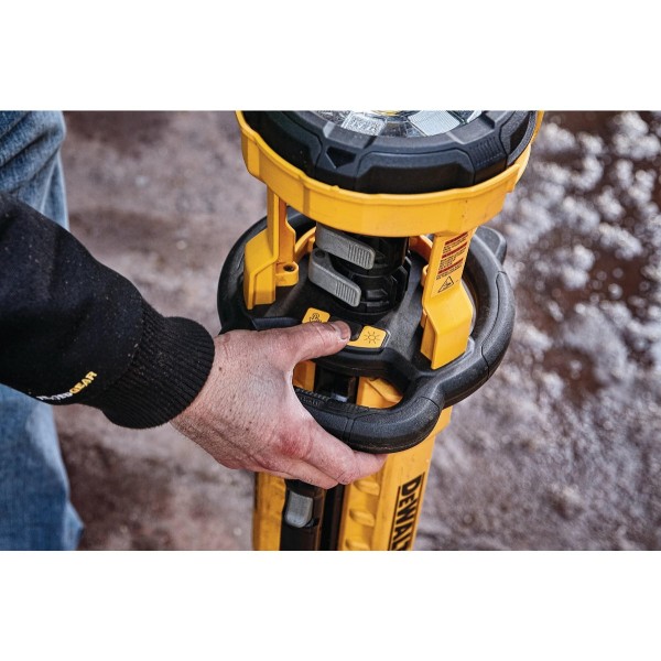 Акумуляторний ліхтар DeWALT DCL079 3000 Лм 18В 7,4 кг на штативі - фото №14