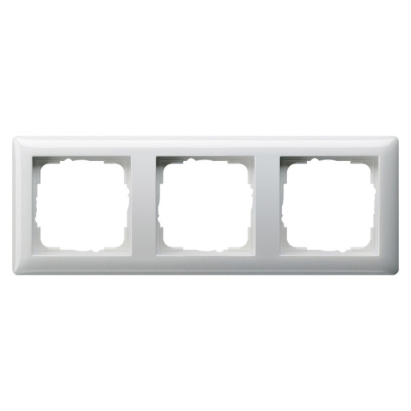 Рамка трехместная Gira Standard 55 белая (021303)