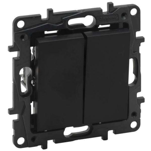 Двоклавішний прохідний вимикач Legrand Niloe Step 10А затискний механізм чорний (863508)