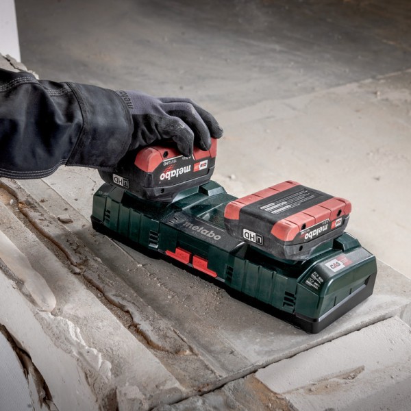 Быстрое зарядное устройство Metabo DUO ASC 145 12-36В двухпортовый+2 USB порта (627495000) - фото №1