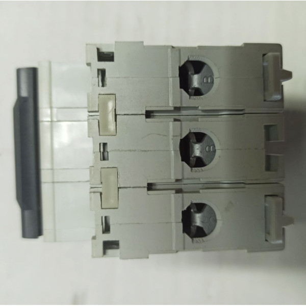 Автоматический выключатель Schneider Electric C60H 3П 63A C (25006) - фото №2