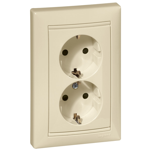 Розетки двойная со шторками (монтаж в 1 коробку) Valena слоновая кость