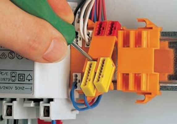 Розеточная клемма WAGO 243-724 светло-зеленая - фото №3