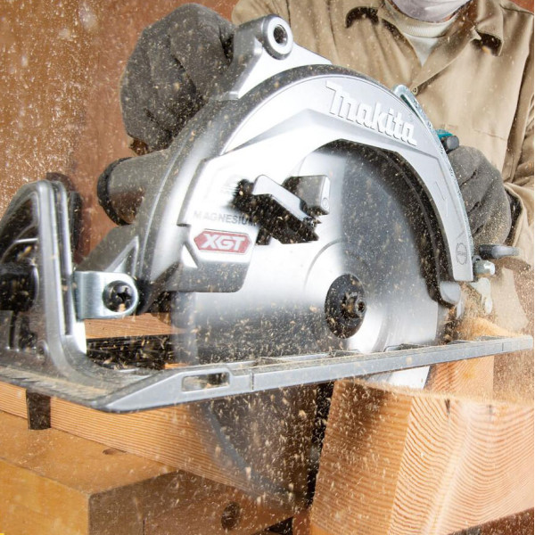 Аккумуляторная ручная дисковая пила Makita RS002GZ XGT 40 В 260мм - фото №3