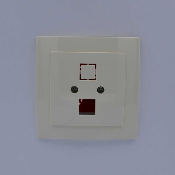 Розетка Nilson Touran кремова комп'ютерна без модуля ( 24121042 ) - фото №1