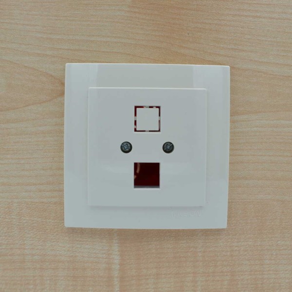 Розетка Nilson Touran кремова комп'ютерна без модуля ( 24121042 ) - фото №3