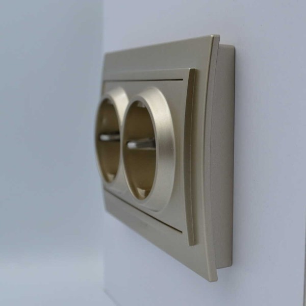 Розетка ELBI ZENA Silverline титан 2-на з заземленням ( 500-011400-907 ) - фото №1