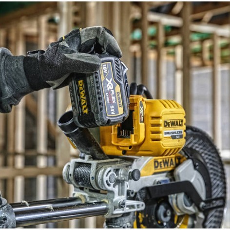 Торцовочная аккумуляторная безщеточная пила DeWALT DCS727N Flexvolt XR Li-Ion 54 В - фото №2