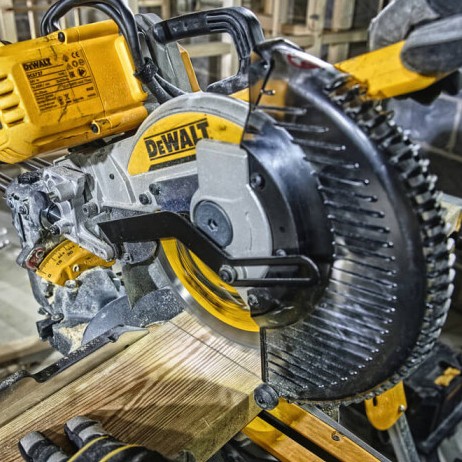 Торцовочная аккумуляторная безщеточная пила DeWALT DCS727N Flexvolt XR Li-Ion 54 В - фото №3