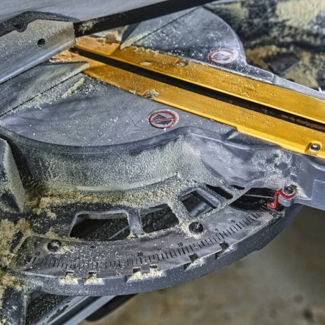 Торцовочная аккумуляторная безщеточная пила DeWALT DCS727N Flexvolt XR Li-Ion 54 В - фото №4