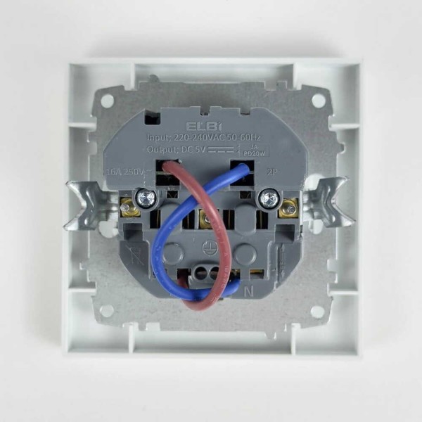 Розетка EL-BI VEGA белый мат 1-я с заземлением + 2USB (Type C+A) 3A ( 510-016200-347 ) - фото №3