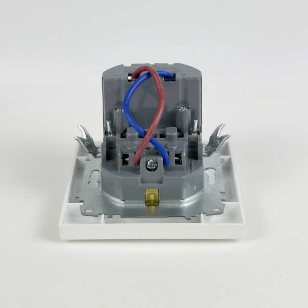 Розетка EL-BI VEGA белый мат 1-я с заземлением + 2USB (Type C+A) 3A ( 510-016200-347 ) - фото №4