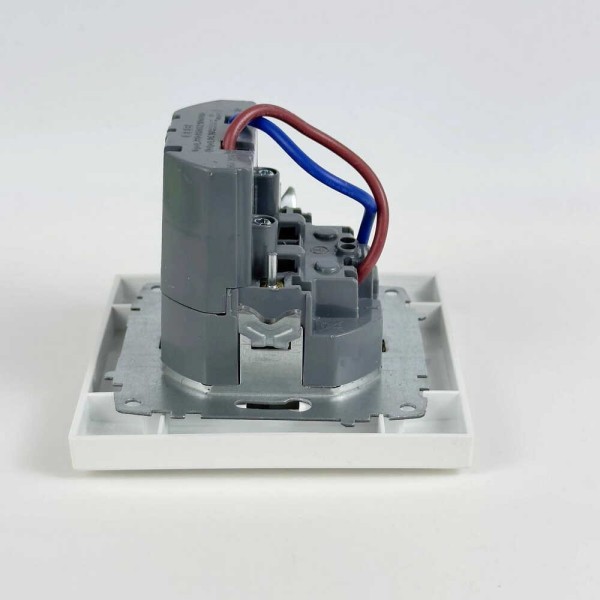 Розетка EL-BI VEGA белый мат 1-я с заземлением + 2USB (Type C+A) 3A ( 510-016200-347 ) - фото №5