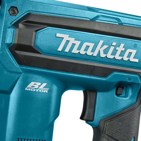 Аккумуляторный штифтозабивной пистолет Makita PT001GD101 XGT 2,5 Ач с зарядным устройством - фото №2