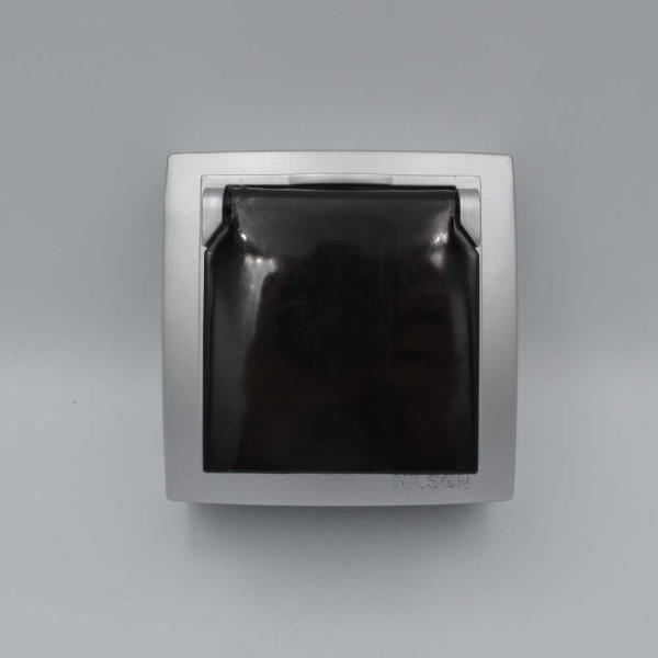 Розетка Nilson Themis срібло 1-на з заземленням з кришкою ( 26131018 ) - фото №1