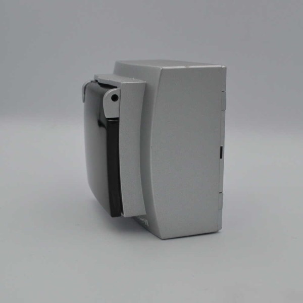 Розетка Nilson Themis срібло 1-на з заземленням з кришкою ( 26131018 ) - фото №2