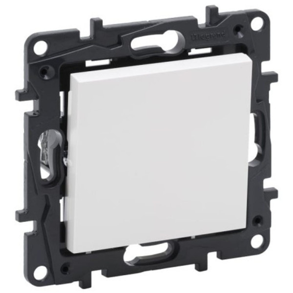 Одноклавишный перекрестный выключатель Legrand Niloe Step 10А винтовой механизм белый (863107)