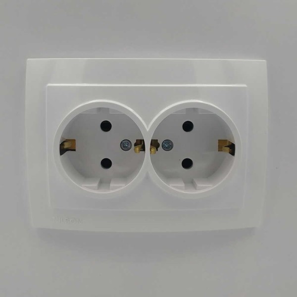 Розетка Nilson Touran біла 2-на з заземленням ( 24111025 ) - фото №1