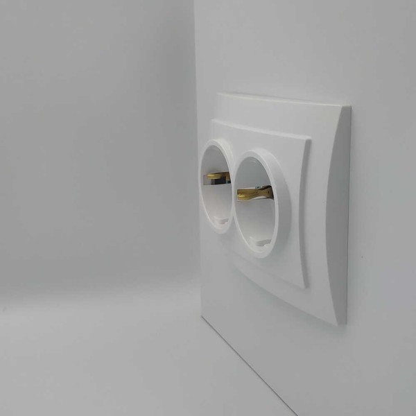 Розетка Nilson Touran біла 2-на з заземленням ( 24111025 ) - фото №2