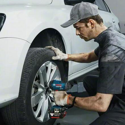 Акумуляторний гайковерт Bosch GDS 18V-400 (06019K0021) - фото №2