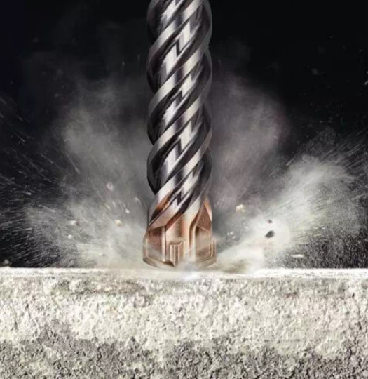 Бур DeWALT DT60826 SDS-Max XLR 4 кромки - фото №1