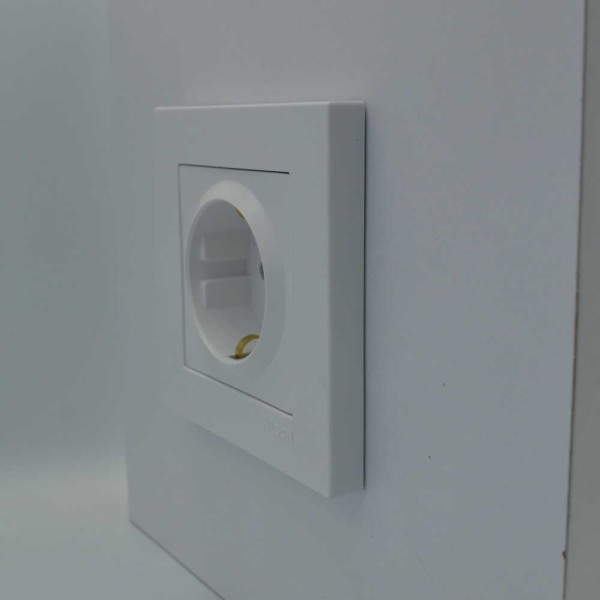 Розетка Nilson Moda біла 1-на з заземленням ( 21111017 ) - фото №2